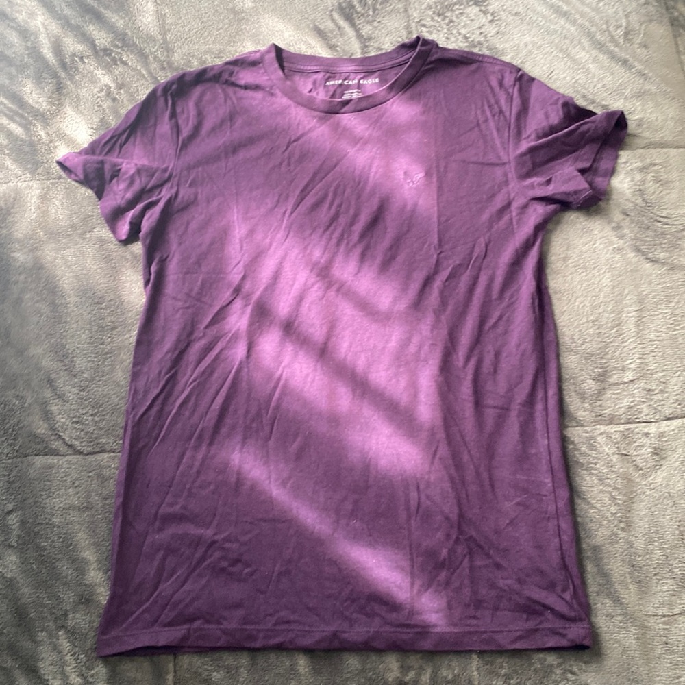 American Eagle t shirt